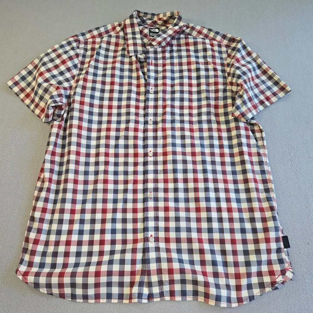 The North Face Button Up Mens XL Red Blue White Plaid Nylon Short Sleeve Shirt